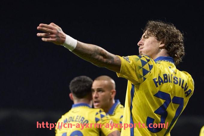 爱游戏体育-世俱杯是否可能引入女子俱乐部赛事的前景与挑战